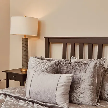 Luxury 2br Duplex Near Lgi, King Bed Apartment Leeds (West Yorkshire)