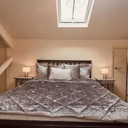 Apartment Luxury 2br Duplex Near Lgi, King Bed Leeds (West Yorkshire)